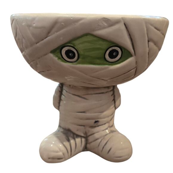 LAB No. 10.31 Mummy Candle Holder with Farm Fresh Scented Candle – 15 oz - Picture 1 of 2